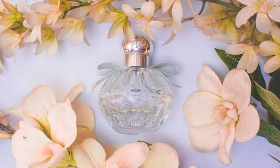 You are currently viewing Top 10 Spring Perfumes for Women (Modern Age)