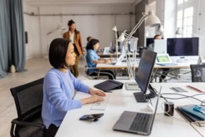 Highest Paying Jobs in Canada without a Degree: Requirements, Application Process, Salaries and Visa opportunities for Foreign Workers